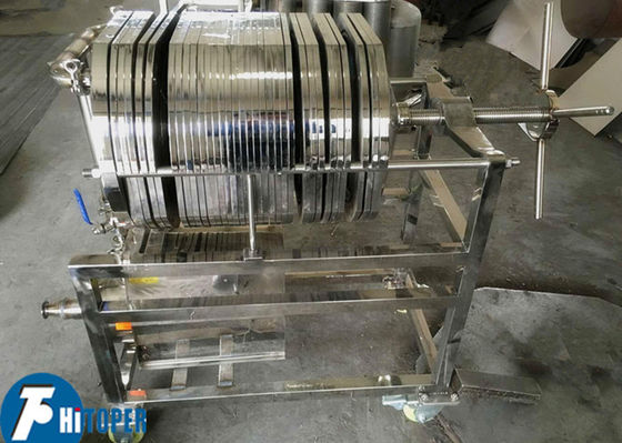 Filtro Industrial de Placas e Quadros com design multicamadas utilizando aço inoxidável 304 e 316L para processos de separação sólido-líquido